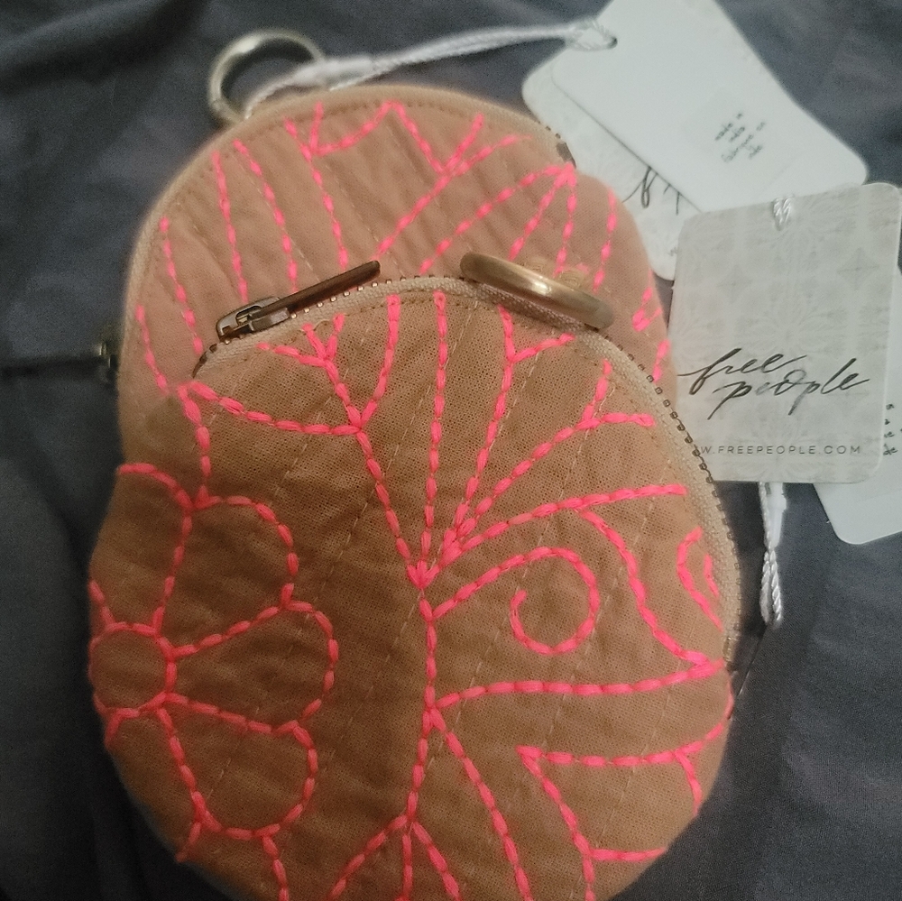 NWT Free People One Upcycled Wallet - Picture 4 of 4